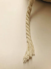Carica l'immagine nel visualizzatore di Gallery, strand of our high-quality washable upholstery Piping Cord
