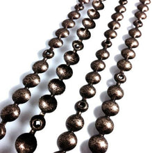 Lade das Bild in den Galerie-Viewer, The best quality upholstery decorative stud strip, nail tack trim